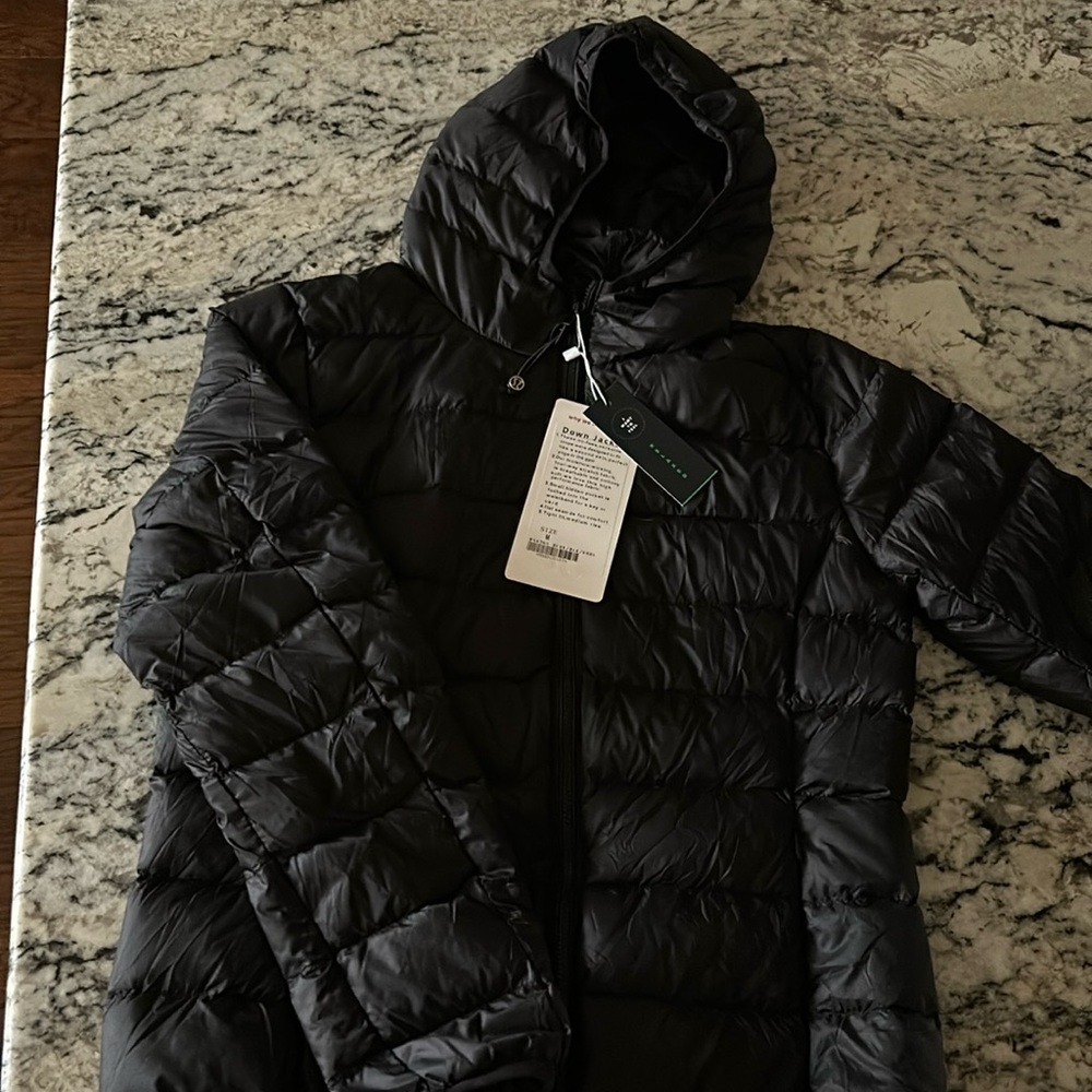 Lululemon lightweight puffer jacket